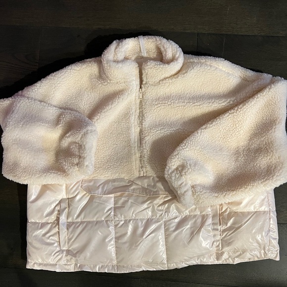 Fabletics - Picture 2 of 4